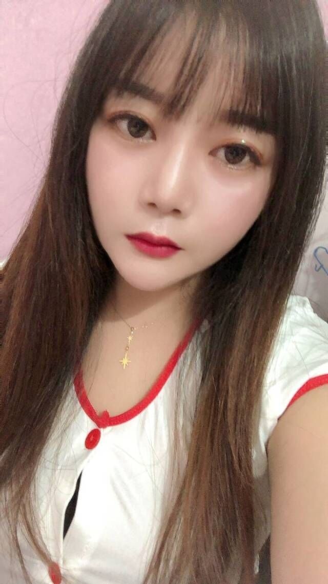 bb多水，而且有点紧，会吸，叫声销魂