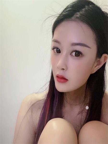 性价比高的服务型美女，身体极品大长腿