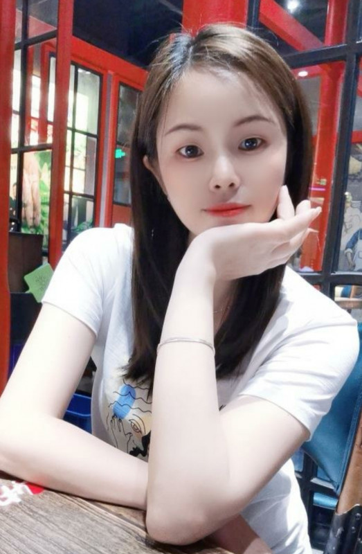 妹子有少妇感觉的，呻吟和情话也很骚
