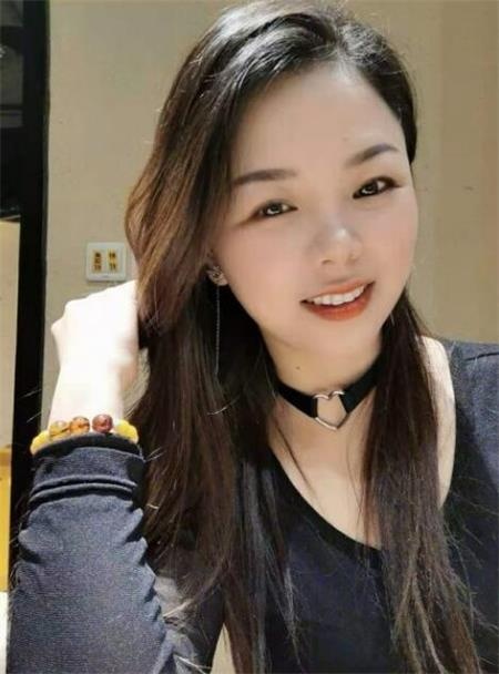 颜值和身材都很棒的少妇，调情爽，还能双飞