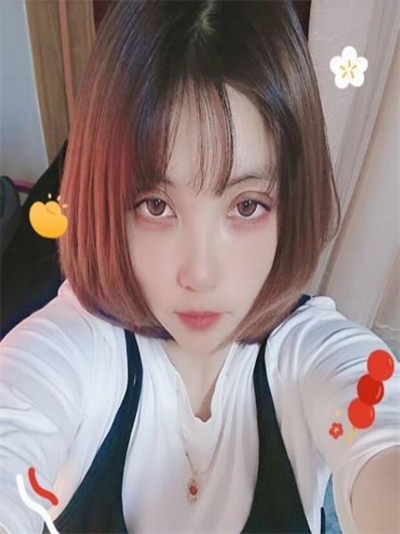 娇小挺奶很可爱，服务过程很享受