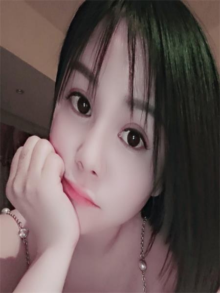 体验不错的小嫩妹，肤白貌美