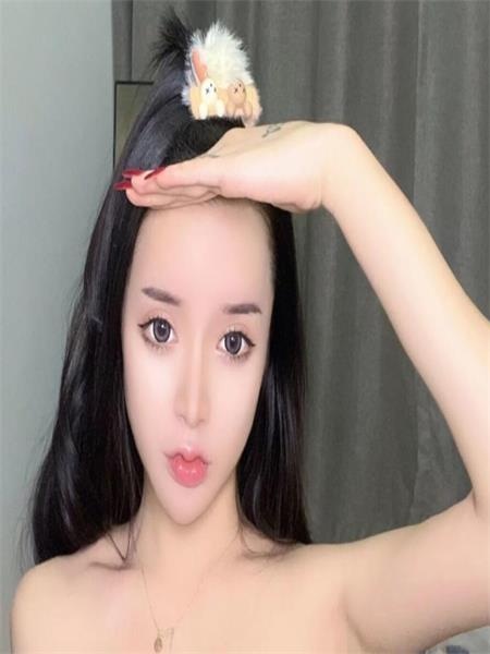身材纤细的妹妹，颜值可以，挺好的经历