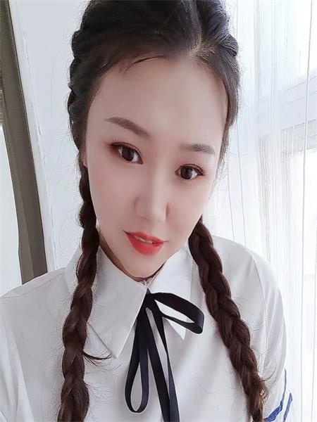 小姐姐细腰臀肥，服务爽，总体感觉很棒