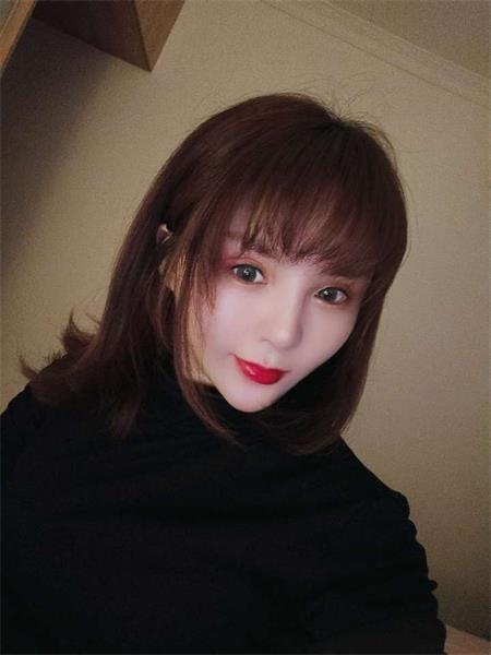 甜美萌萌颜值高，非常嫩的小妹