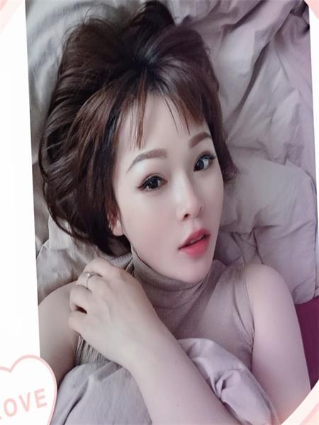 兼职小妹身材白嫩
