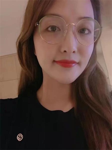 妹子长得挺好看，体验感很高，下面很紧致