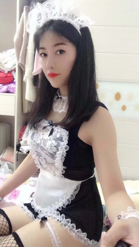 样子还不错的轻熟女，身材挺好，腿长波粉嫩