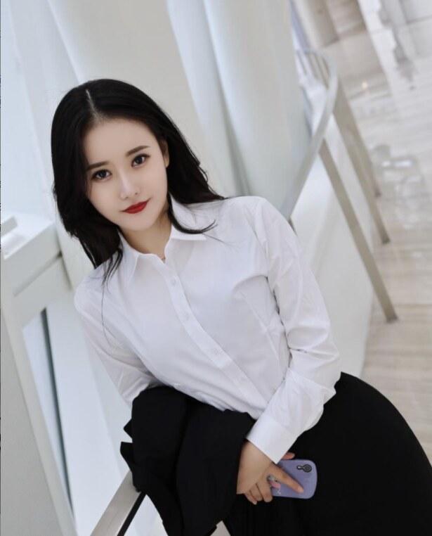 性感动人的美女，御姐范十足，极具诱惑力