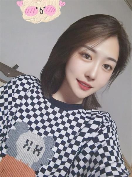 清纯小妹服务爽，让人很有性欲，很紧