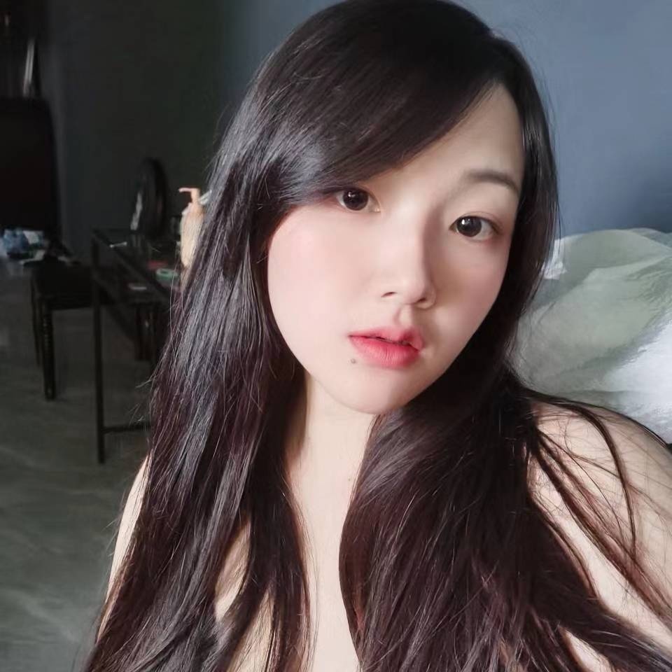 五官精致的美女御姐，耐心不催钟，会服侍人