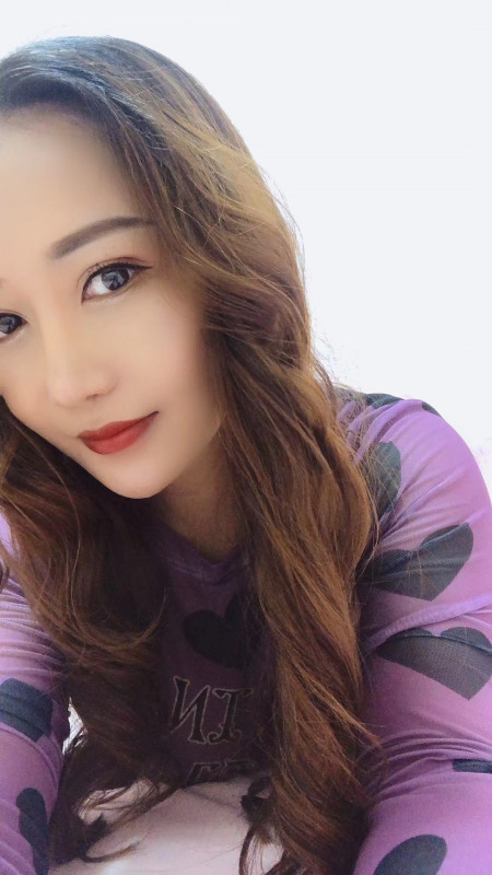 胸大而且屁股大，后入真的挺爽