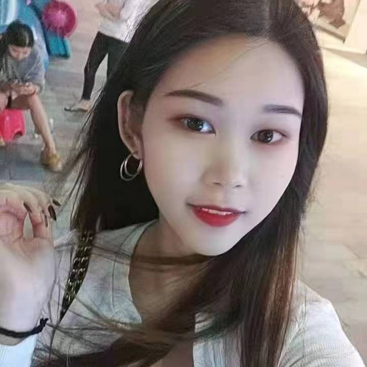 长得还是比较耐看，腿很长，很健谈