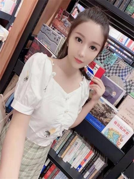 体验个服务态度好的邻家妹妹