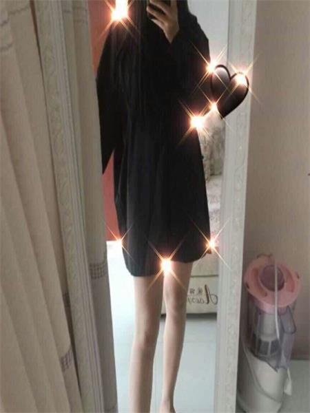 活力四射的性感美女，不催人，活很细致