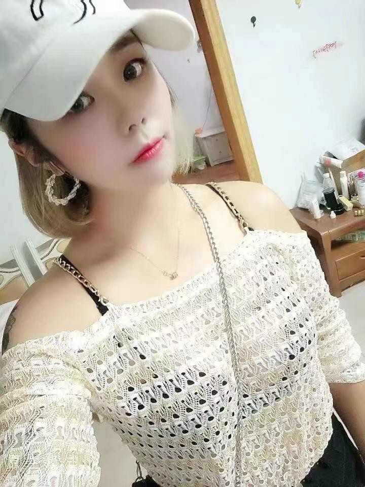 验证胸大的邻家妹子，会调情，下面紧致