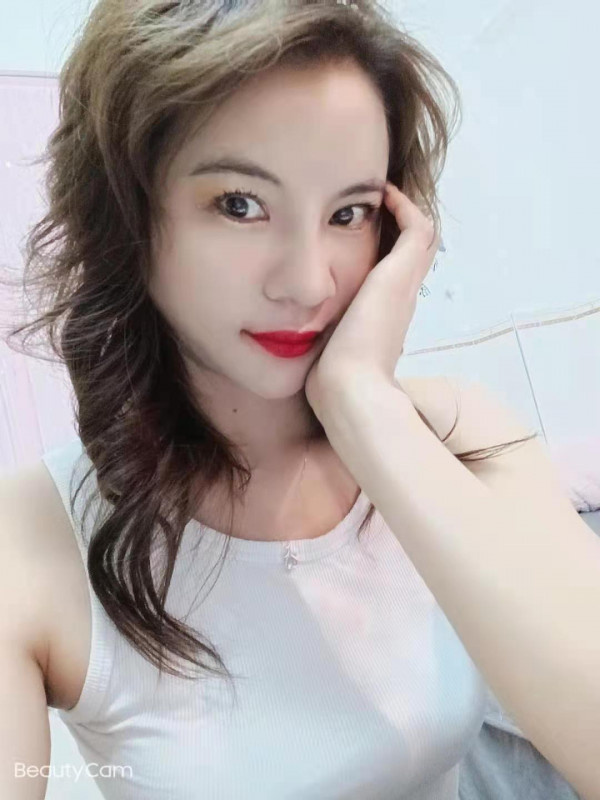 性欲很强的少妇，真是骚的不行啊