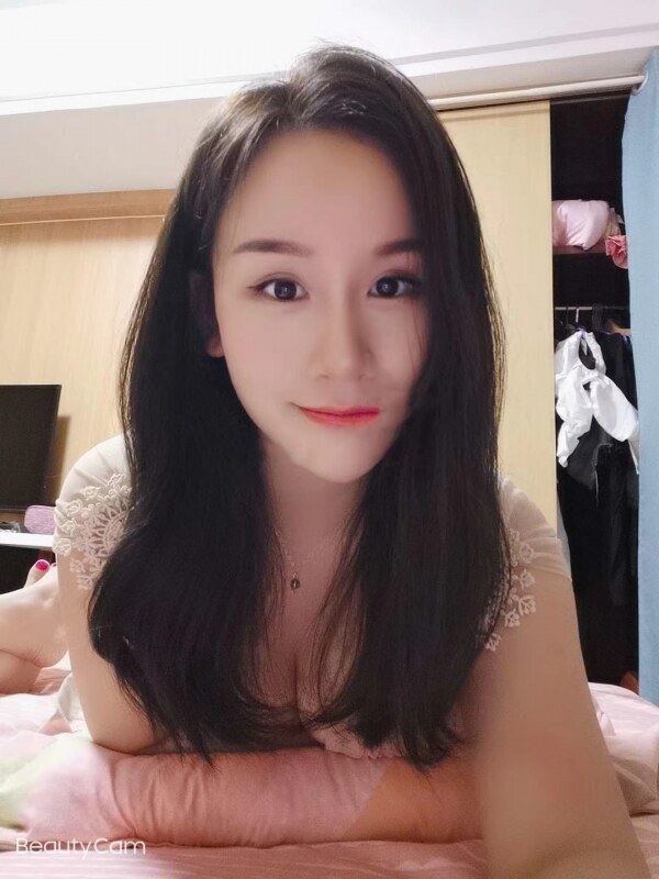 颜值和身材都接近完美的混合体，很温柔，态度很好