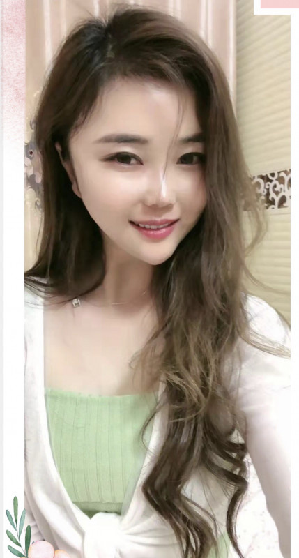 大奶子 穿丝袜很风骚，颜值甜美