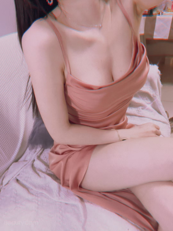 喜欢叫老公的骚妹子，叫声销魂，完美炮架