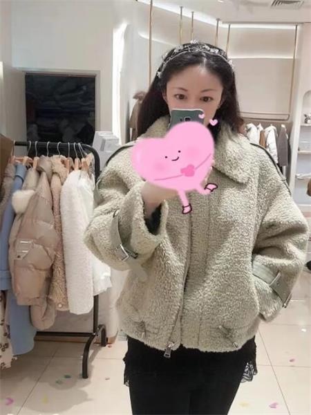 高挑小姐姐年轻，身材好，服务不错