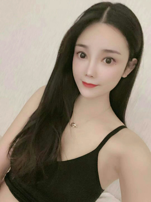 长相还不错的小姐姐，水也挺多，很滑溜