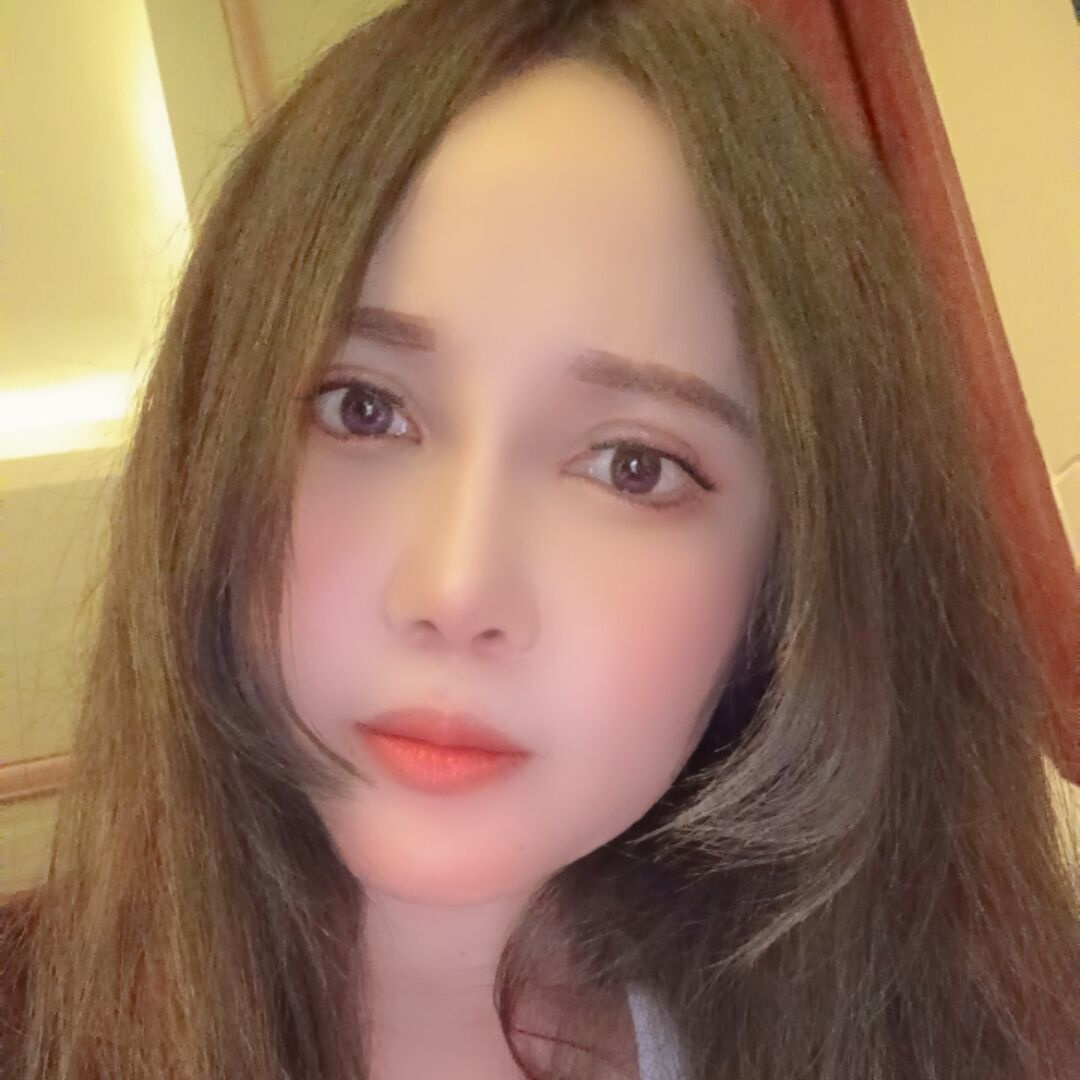 小姐进门就拿肥臀蹭我鸡鸡，真是太骚了
