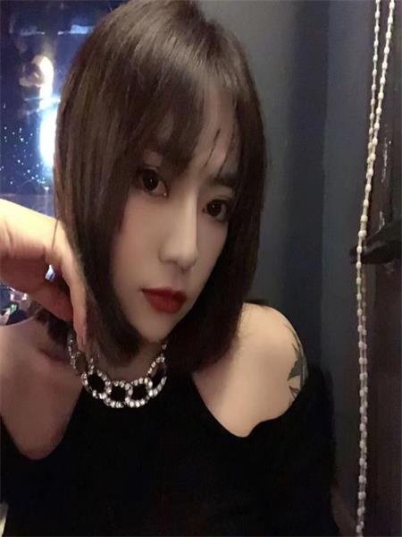 漂亮皮肤嫩的兼职小妹，泻火舒服的很