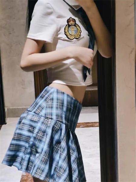进门很热情，还有艳舞，体验贼爽