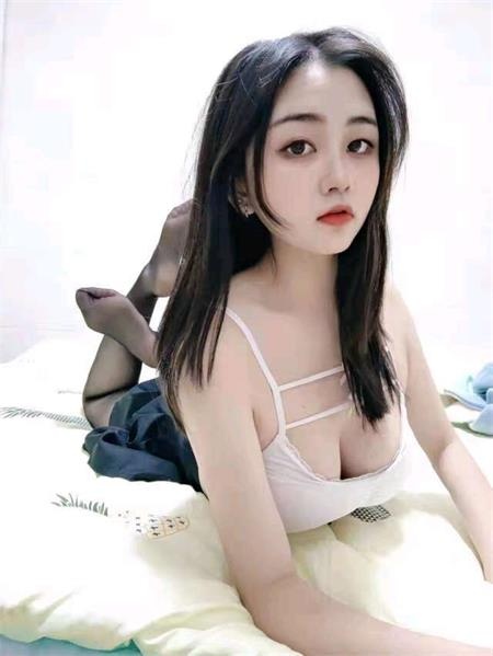 美女一枚，粉嫩可爱，口技好