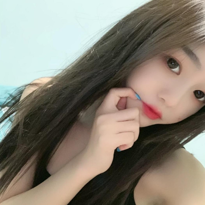 可颜可甜又有点御姐风，性感温柔，口活无齿感