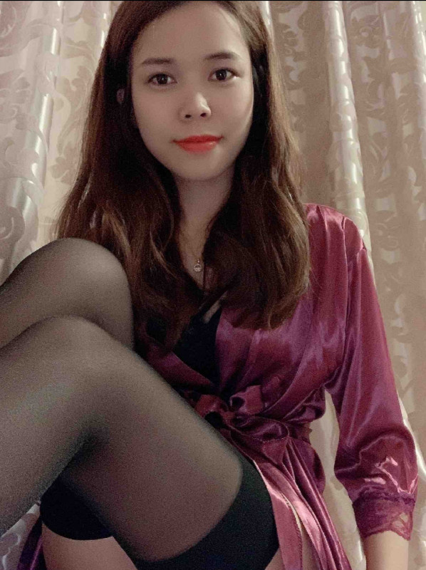 舌头会打转的熟女，口技太牛了