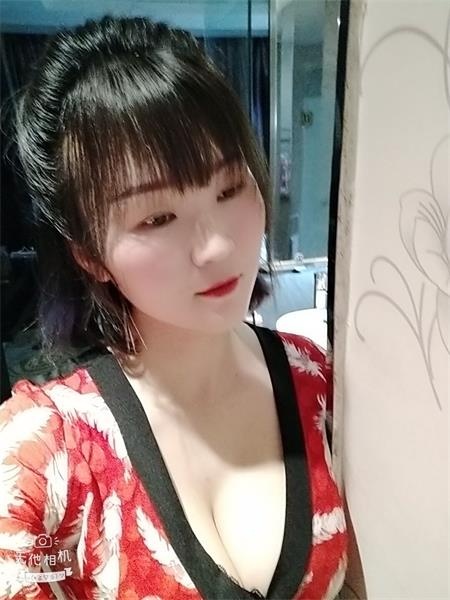 大胸服务整体不错，性价比高，值得—去