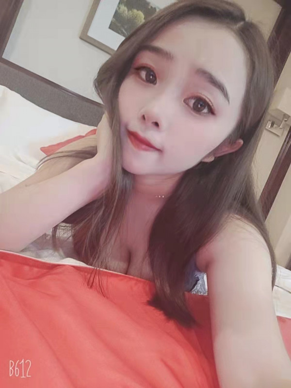 小姐姐服务态度还可以，胸部挺大的