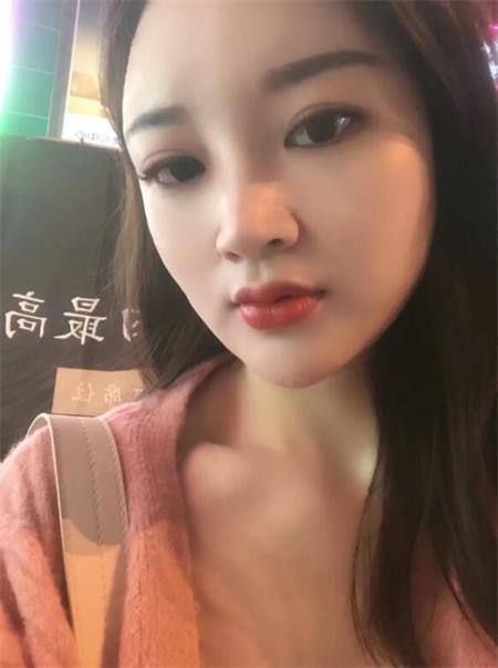 肤白貌美的性感可人，口活不错，姿势配合