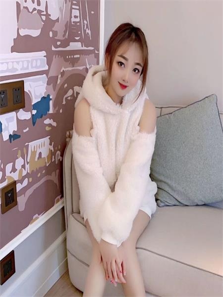 身材好，奶子大，喜欢大胸的可以去试试