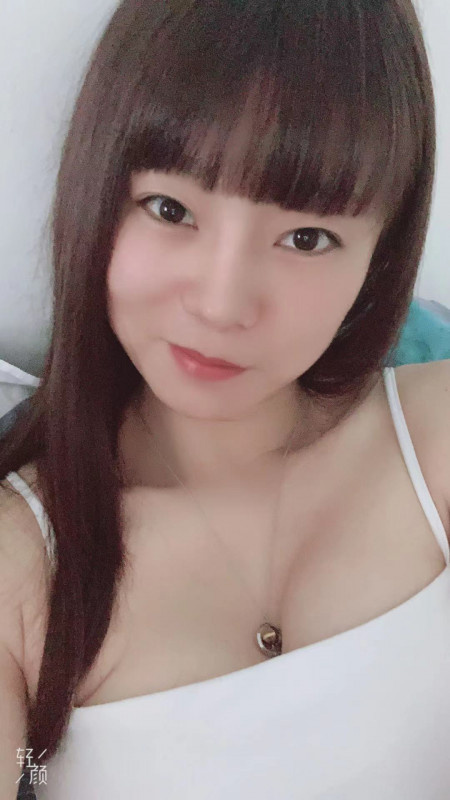 有颜有身材的少妇，逼紧水多，干起来很舒服