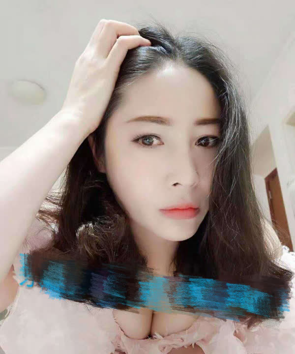 身材还不错的兼职妹子，泻火还是可以的