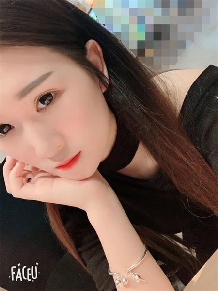 体验的嫩妹，心里美滋滋，舒服极了