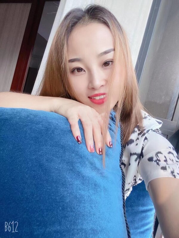 身材很匀称的妹子，纯纯的泻火资源