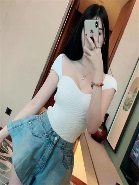 新下海不错的小妹，胸大活好