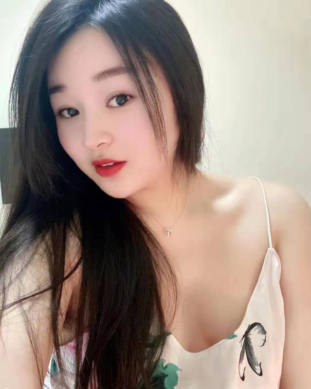 年轻嫩妹，颜值高身材好，声音销魂