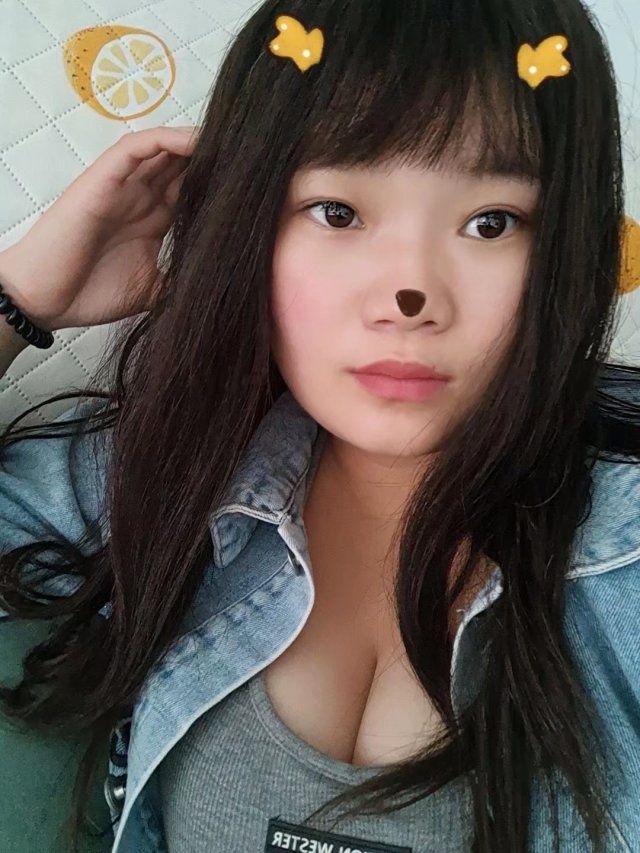 奶子很大的骚妹子，操着就是爽