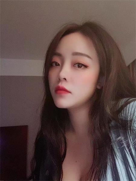大胸美女很漂亮，人温柔，强力推荐