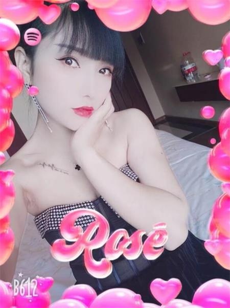 骚女友式服务，床上很配合，叫床很自然