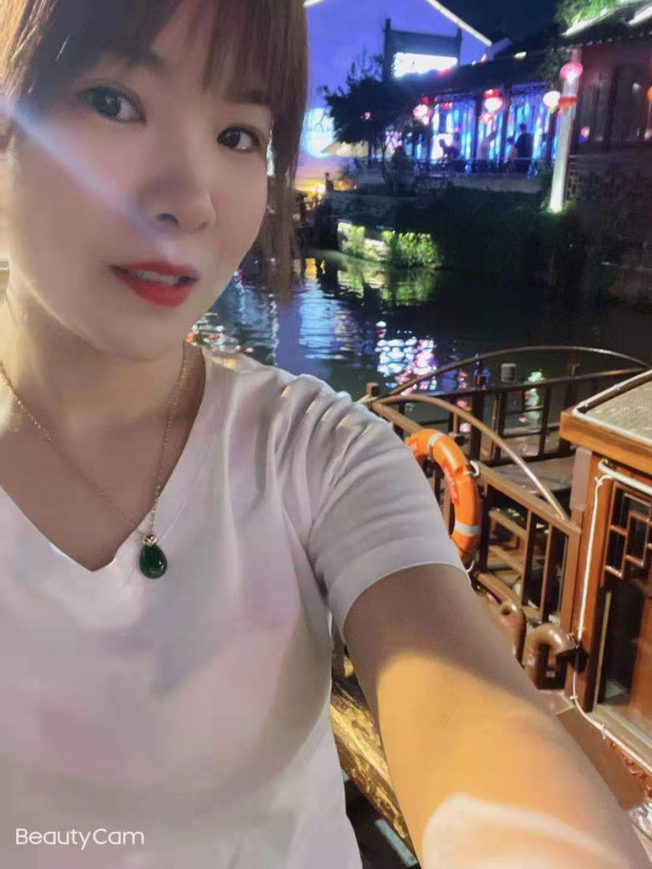验证狼友介绍的妹子，小鸟依人有耐心，很满意