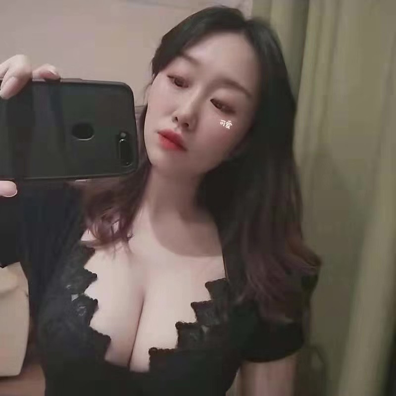 真人很不错的小姐姐，身材好，口活超棒
