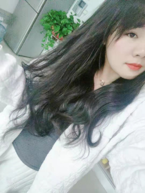 妹子个子不是很高，奶子挺大，口活做的绝对到位