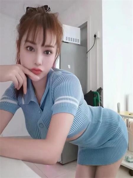 颜值不错的学生妹，口活调情舒服都到位