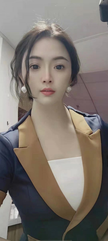 骚姐姐比较温柔，皮肤很白，身材好